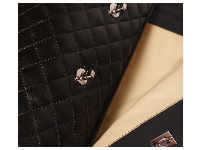 Chanel gesteppte Lederstiefel mit Multi CC-Verschlüssen - Ansicht 16