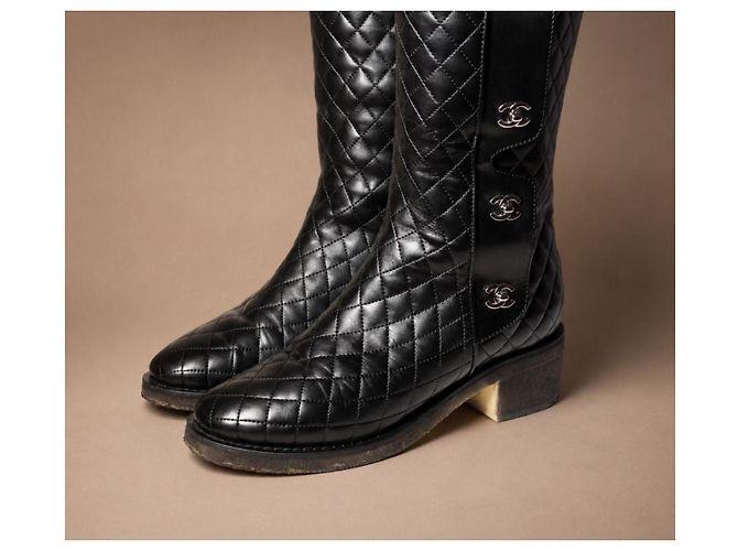 Chanel gesteppte Lederstiefel mit Multi CC-Verschlüssen - Ansicht 7