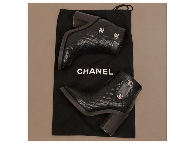 Botines Chanel Multi CC Cuero Acolchado - vista 20