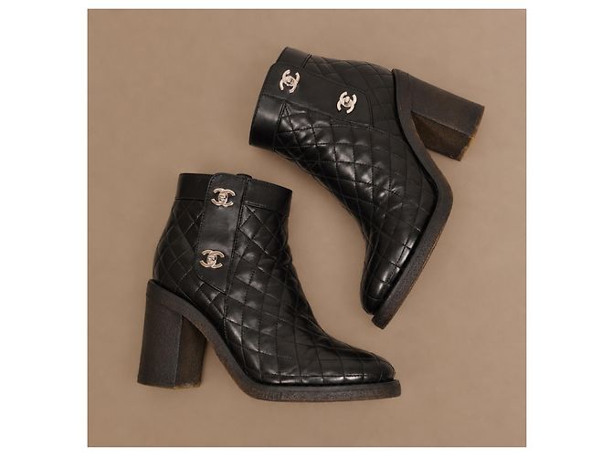 Botines Chanel Multi CC Cuero Acolchado - vista 6