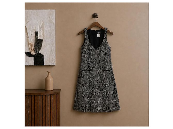 Vestido sin mangas de tweed Chanel blanco y negro - vista 2