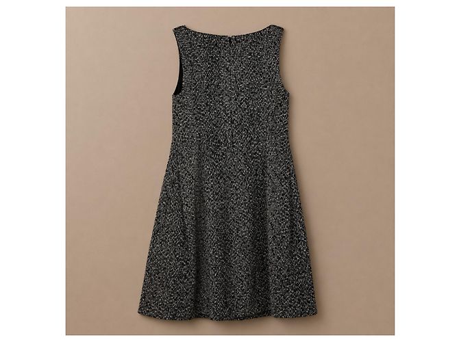 Vestido sin mangas de tweed Chanel blanco y negro - vista 3
