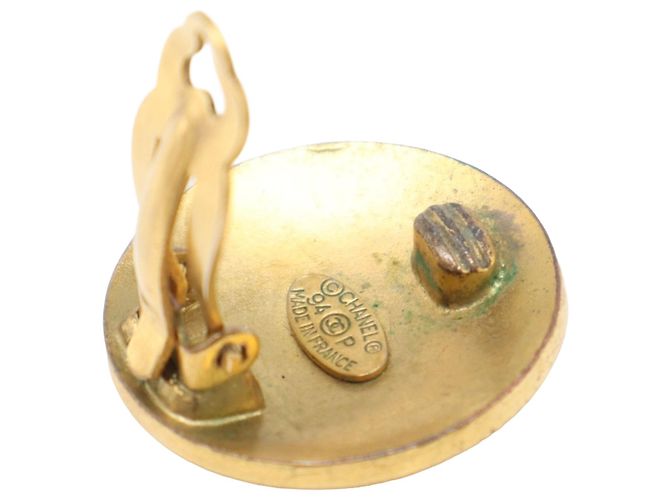 Orecchini a clip rotondi Chanel Gold CC placcati oro e smalto - vista 6