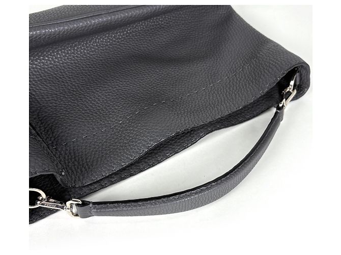 Fendi Schultertasche aus grauem Leder - Ansicht 5