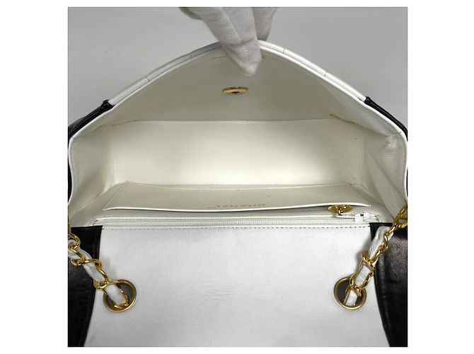 Chanel Schultertasche aus bicolor Leder - Ansicht 9