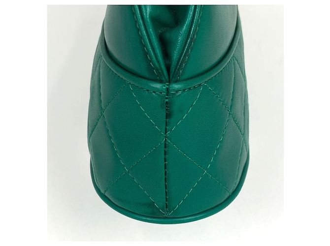 Borsa a tracolla Chanel in pelle verde - vista 4