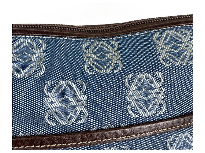 Borsa a tracolla Loewe Anagram Canvas - vista 4