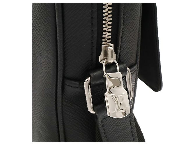 Borsa a tracolla Louis Vuitton Taiga Alex - vista 6