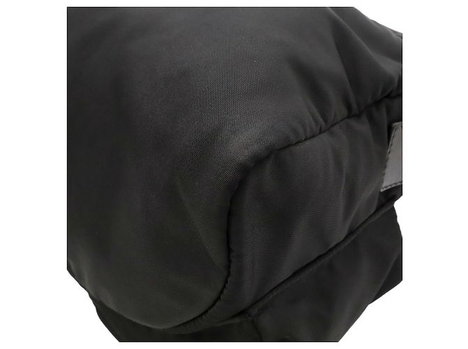 Prada Re-Nylon Triangle Schultertasche - Ansicht 4