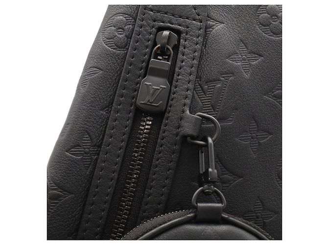 Borsa Duo Sling Monogram Shadow Louis Vuitton - vista 6
