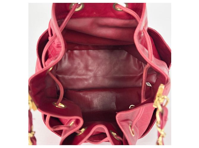 Borsa a tracolla Chanel in pelle matelassé rossa - vista 9