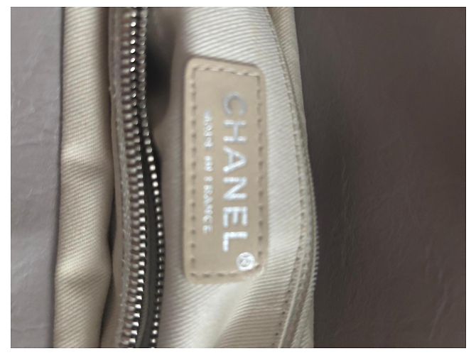 Borsa a tracolla Chanel trapuntata beige - vista 10