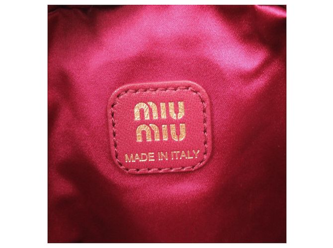 Miu Miu Bordeaux Satinleder-Beuteltasche - Ansicht 4