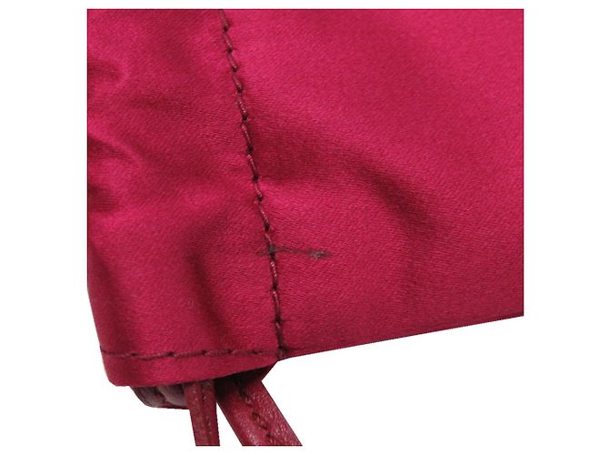Miu Miu Bordeaux Satinleder-Beuteltasche - Ansicht 6