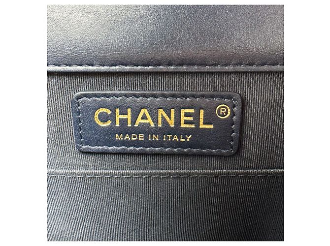 Borsa a tracolla Chanel Boy North South in pelle - vista 11