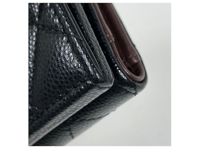 Portafoglio tri-fold Chanel in pelle di vitello granulata nera - vista 3