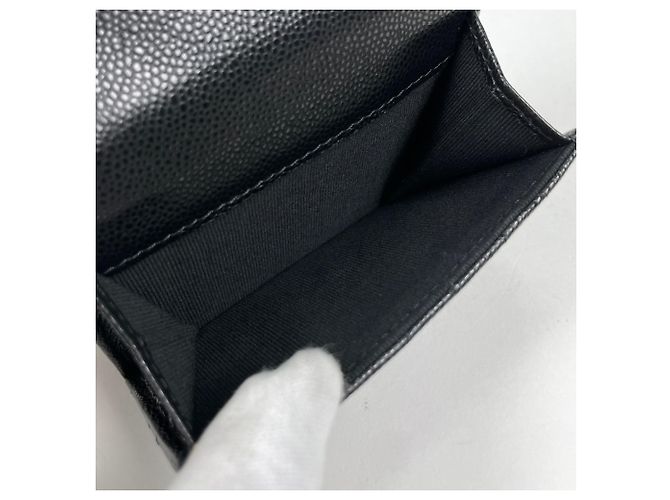 Portafoglio tri-fold Chanel in pelle di vitello granulata nera - vista 6