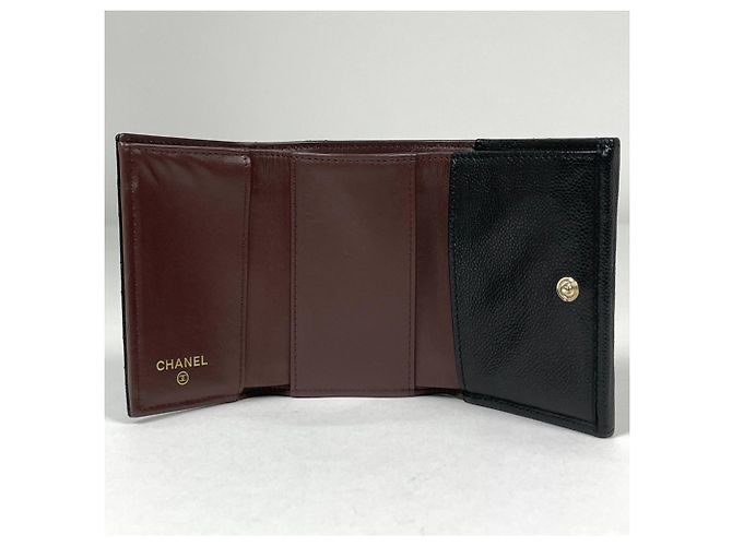 Portafoglio tri-fold Chanel in pelle di vitello granulata nera - vista 7