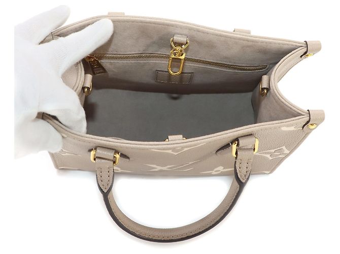 Borsa Tote Louis Vuitton Onthego PM Bicolor - vista 7