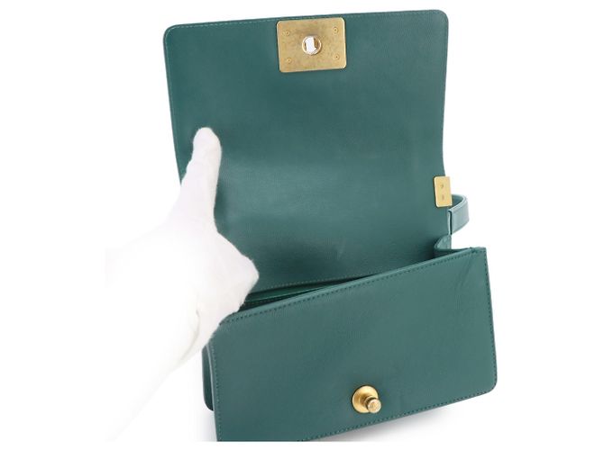 Chanel Boy Small Chain Shoulder Handbag in Green - view 7