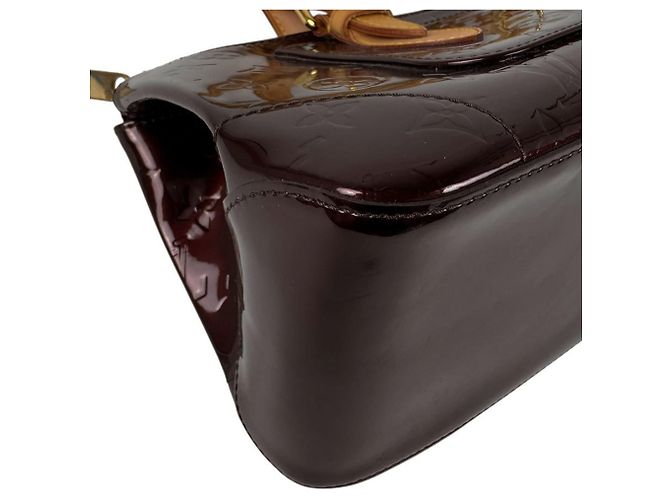 Borsa Louis Vuitton Monogram Vernis in Amarante - vista 9