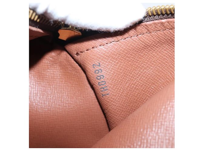 Louis Vuitton Papillon Monogram Canvas 26 - Ansicht 6