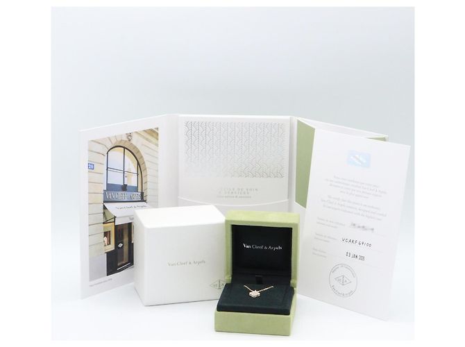 Collana Sweet Alhambra in madreperla Van Cleef & Arpels - vista 5