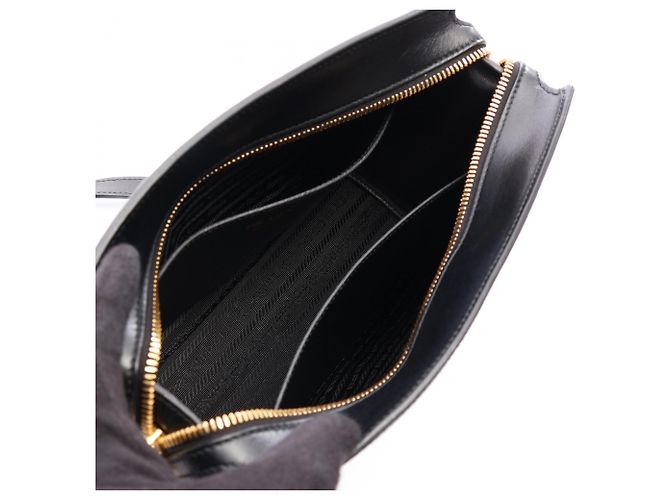 Borsa a spalla Prada in vitello Saffiano Soft - vista 3
