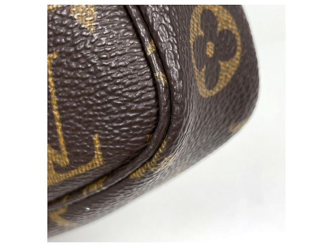 Louis Vuitton Pochette Accessoires Pouch - vista 3