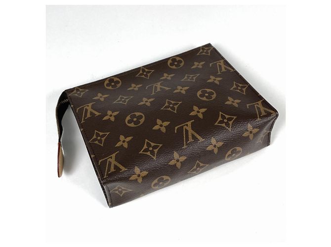 Louis Vuitton Pochette Toilette 19 Bag - vista 2