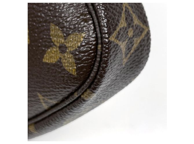 Louis Vuitton Mini Pochette Accessoires - vista 3