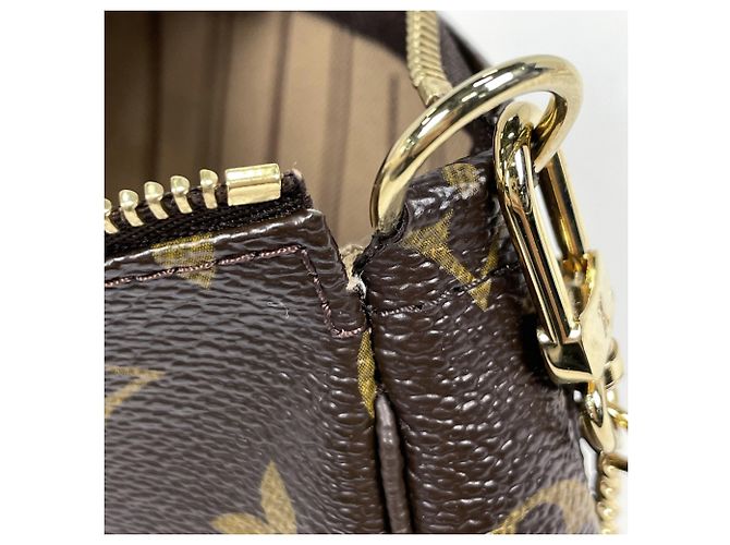 Louis Vuitton Mini Pochette Accessoires - vista 5