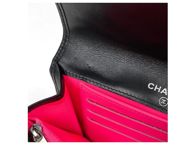 Cartera bi-fold Chanel Matelassé Black - vista 4