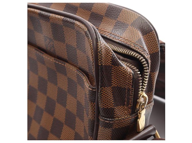 Borsa a tracolla/Borsa a mano Louis Vuitton Shelton MM - vista 14