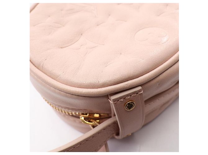 Louis Vuitton Sac Coeur Falling in Love Monogram Shoulder Bag - vista 8