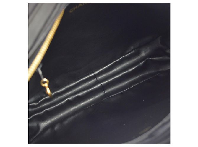 Chanel Vintage Metal CC Lambskin Medium - vista 3