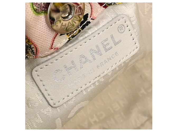 Chanel Valentine Hobo Printed Canvas Small - vista 4