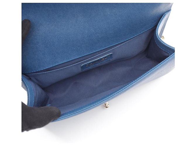 Borsa a tracolla Chanel Boy in blu - vista 3