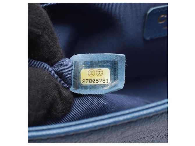 Borsa a tracolla Chanel Boy in blu - vista 5