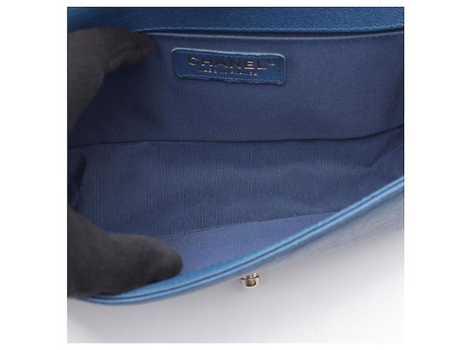 Borsa a tracolla Chanel Boy in blu - vista 6