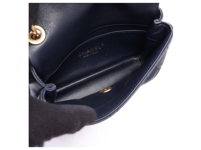 Borsa a mano Chanel Matelassé in pelle di agnello blu navy - vista 3