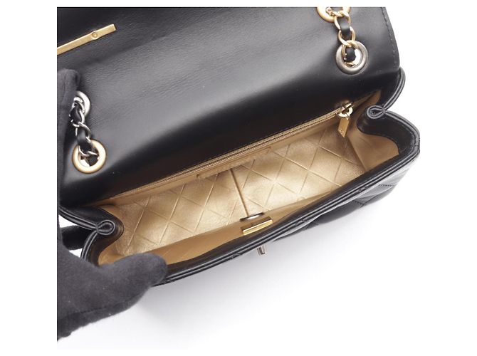Borsa a tracolla Chanel Matelassé in pelle di agnello - vista 3