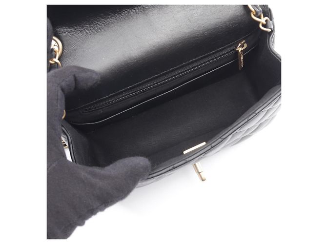 Borsa a tracolla Chanel Matelassé in pelle d'agnello nera - vista 3