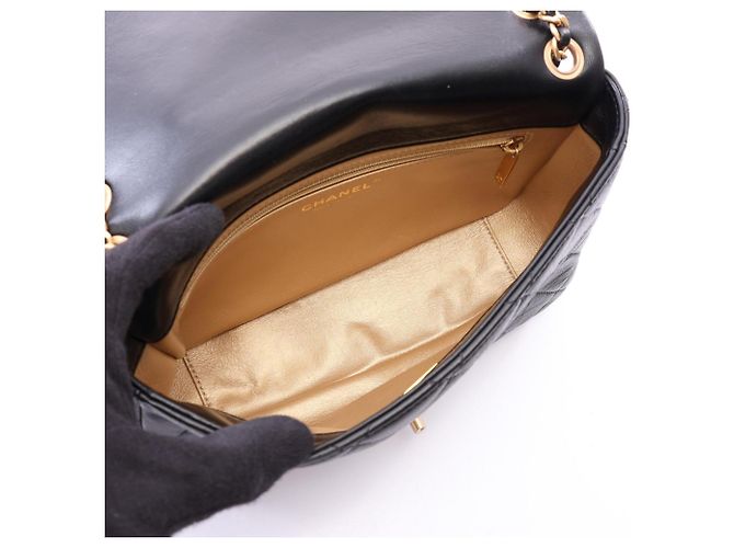 Borsa a tracolla Chanel Matelassé con patta - vista 3