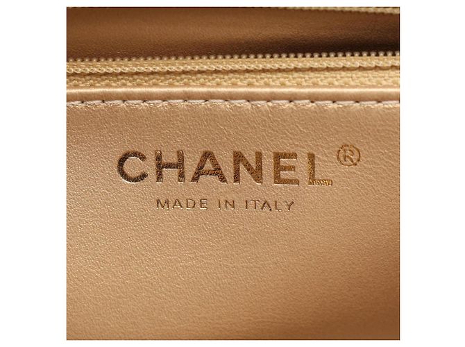 Borsa a tracolla Chanel Matelassé con patta - vista 4