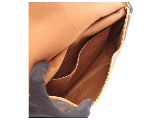 Borsa a tracolla Louis Vuitton Saumur 30 - vista 4
