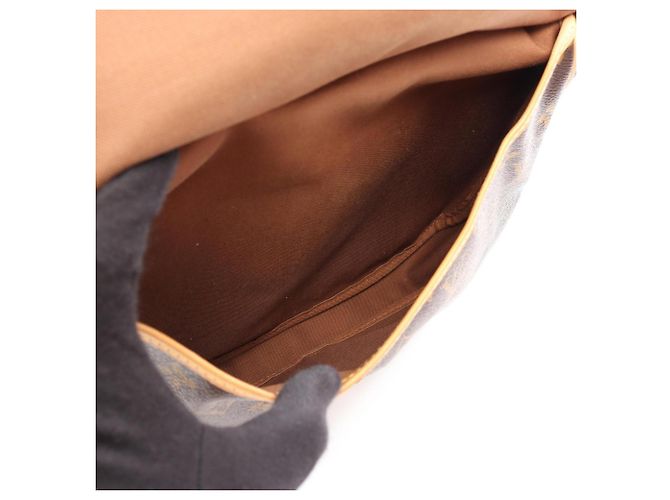 Borsa a tracolla Louis Vuitton Saumur 30 - vista 3