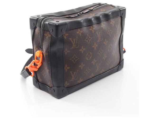 Borsa a tracolla Louis Vuitton Soft Trunk Monogram Solar Ray - vista 2