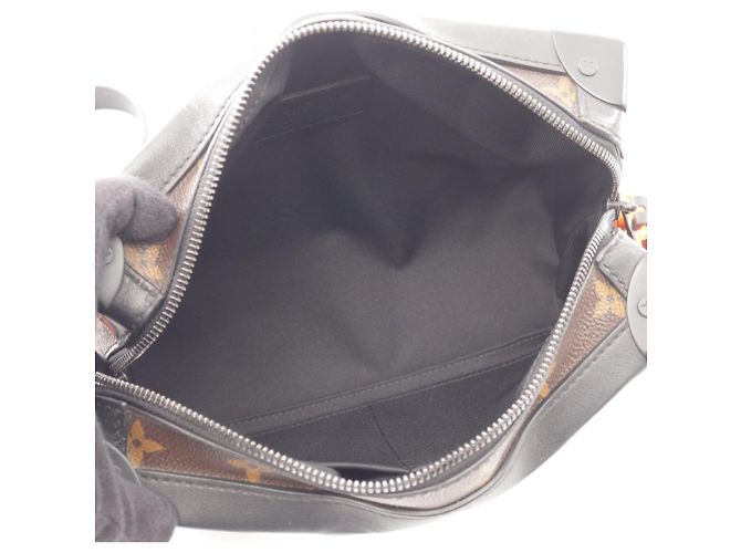 Borsa a tracolla Louis Vuitton Soft Trunk Monogram Solar Ray - vista 3