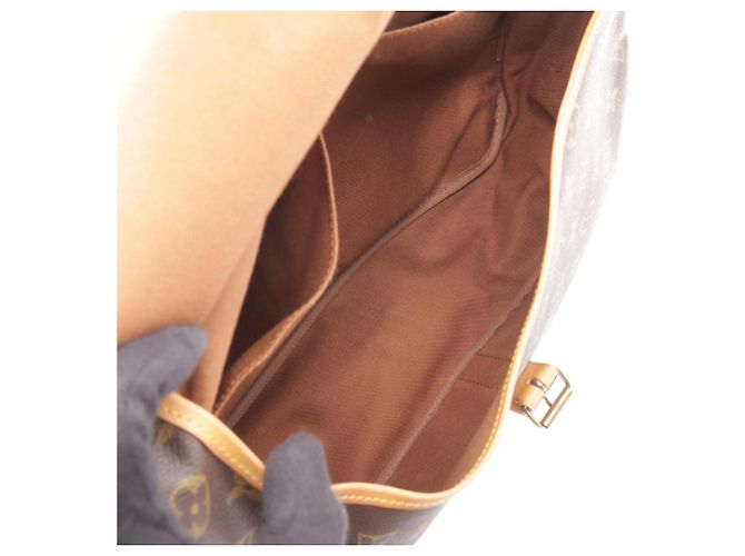 Borsa a tracolla Louis Vuitton Saumur 35 - vista 4